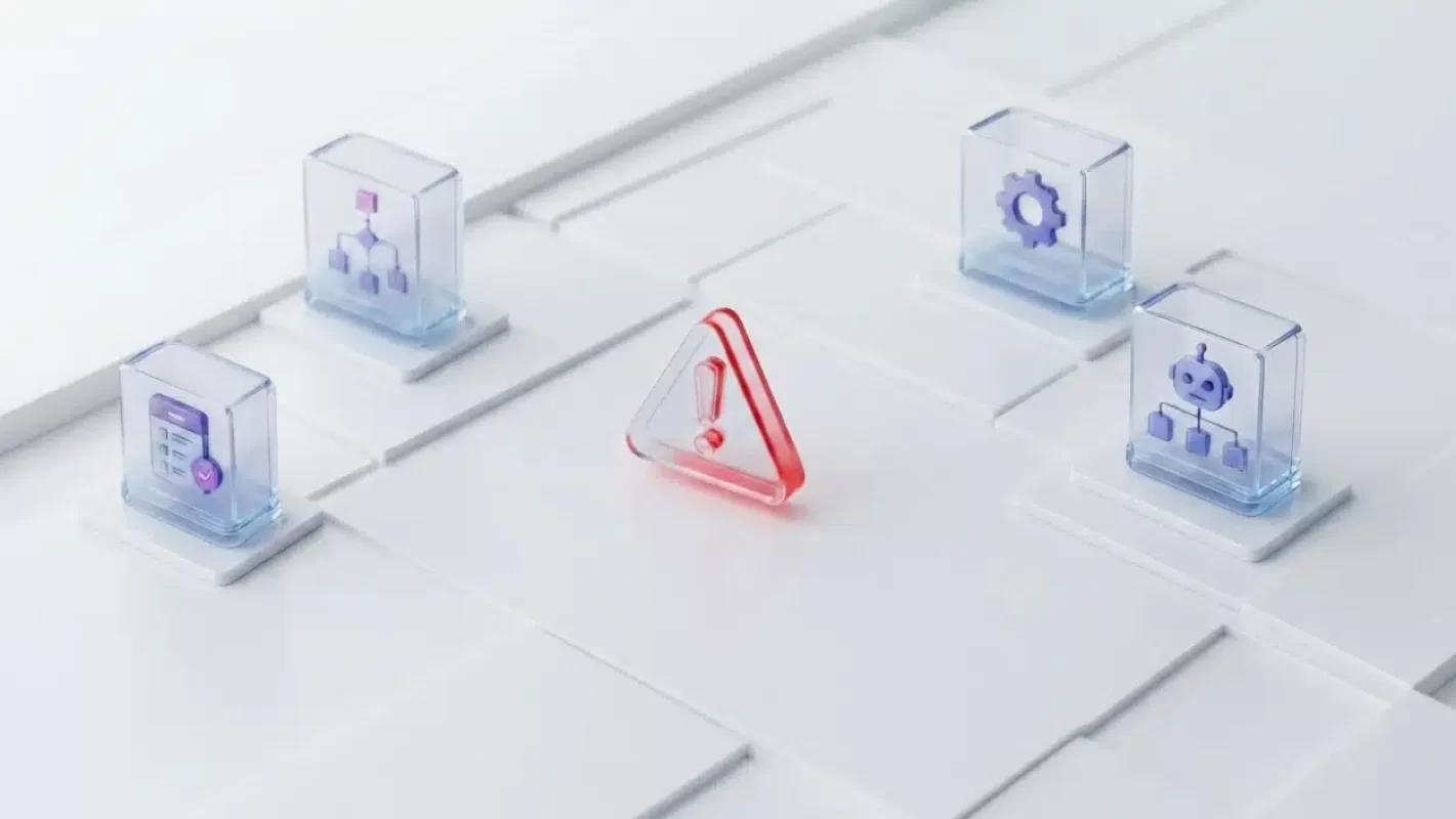 Representação 3D de quatro cubos de vidro com ícones de automação, isolados uns dos outros, com um sinal de alerta vermelho centralizado, simbolizando o problema da automação em silos nas empresas.