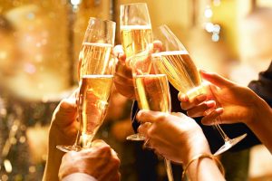 xHyatt-Champagne-Toast-Thumbnail.jpg.pagespeed.ic_.9HvfW6K4qp